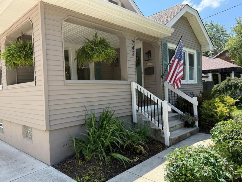 742 Barney Avenue, Wyoming, OH 45215 Photo 6