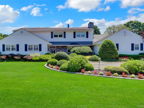 257 Shadybrook Lane, West Islip, NY 11795
