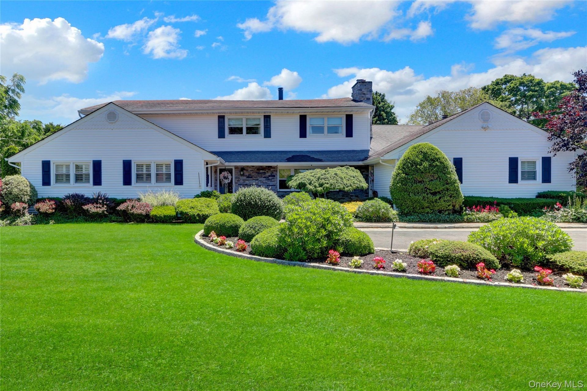 257 Shadybrook Lane , West Islip, NY 11795 Main Photo