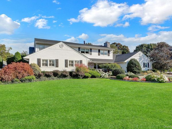 257 Shadybrook Lane, West Islip, NY 11795