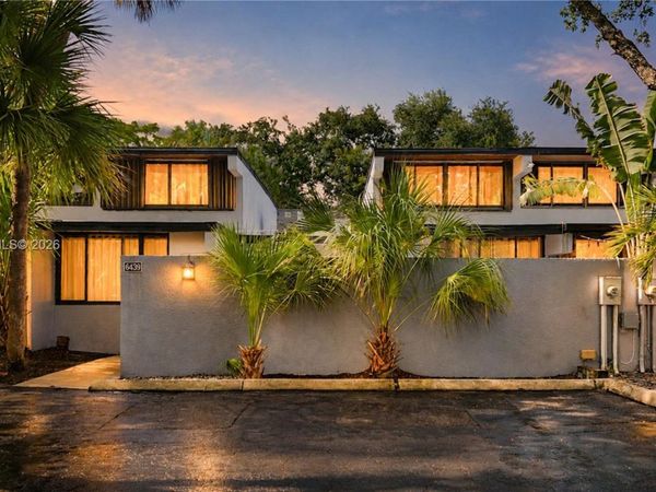 6439 Lemon Tree Ln, Miami Lakes, FL 33014