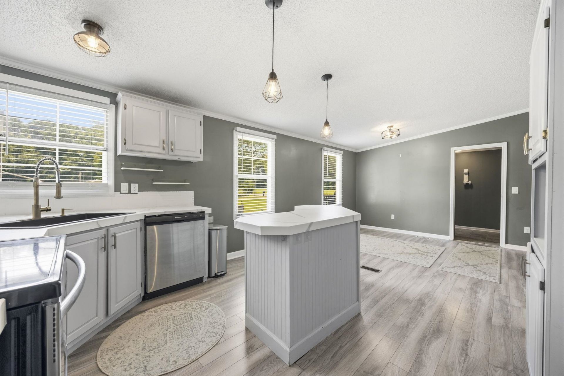 3578 Townsend Ln. Photo 5