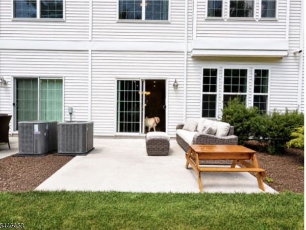 403 Parkview Ln, Rockaway, NJ 07866