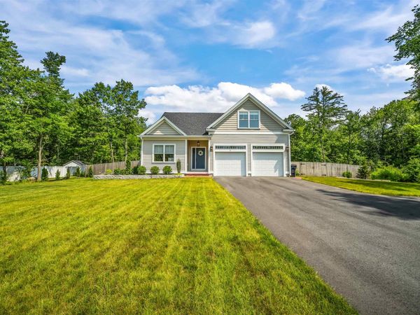 71 Signature Drive, Barrington, NH 03825
