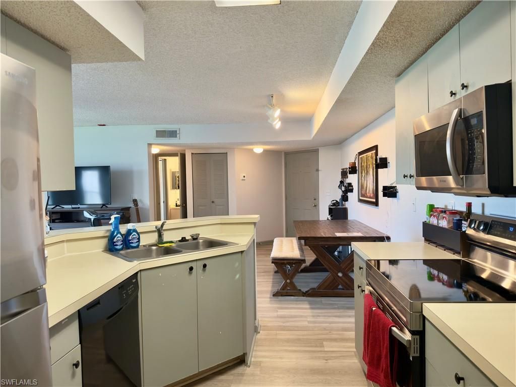 13615 Eagle Ridge Dr, Unit 1614, Fort Myers, FL 33912 Photo