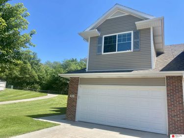 915 Carlton Circle, Lincoln, NE 68512