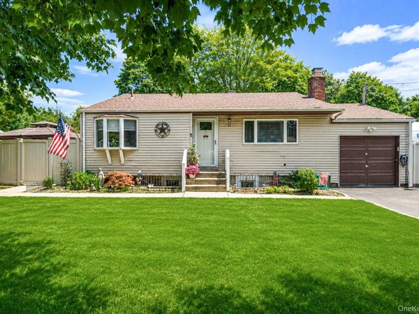 31 Sarah Drive , Lake Grove, NY 11755