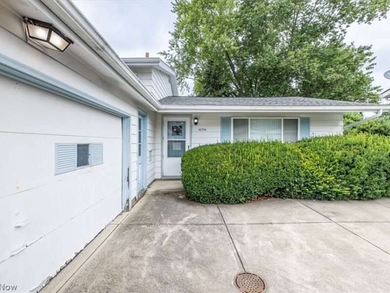 10774 Gordon Drive, Parma, OH 44130 Photo 2