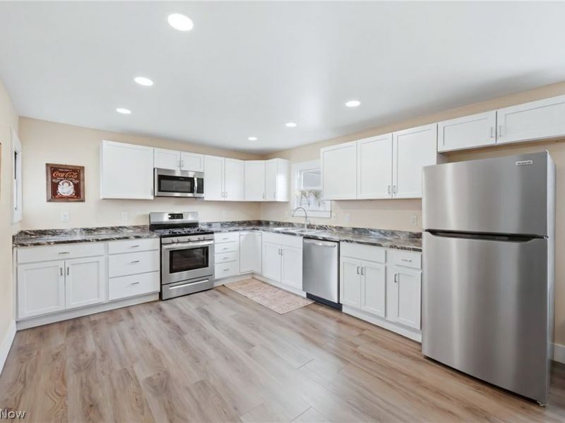 119 E Wilson Avenue, Girard, OH 44420 Photo 18
