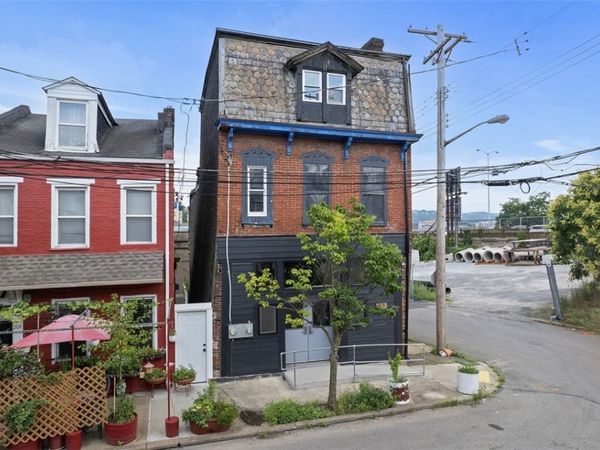 23 Seneca St , Pittsburgh, PA 15219