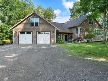 9424 Pendergast Road, Phoenix, NY 13135