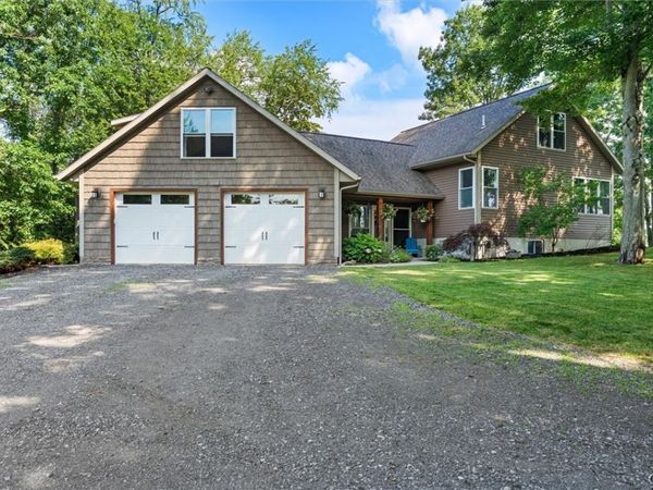 9424 Pendergast Road, Phoenix, NY 13135
