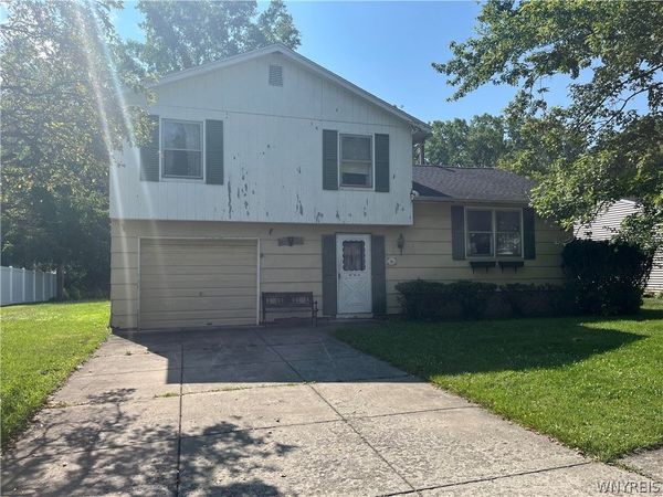 16 Gateway Drive, Batavia, NY 14020