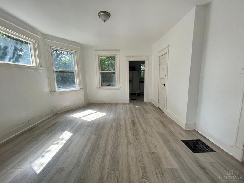 3719 Laclede Ave, Cincinnati, OH 45205 Photo 13