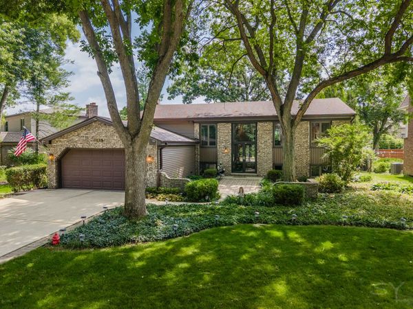 245 Montclare Lane , Wood Dale, IL 60191