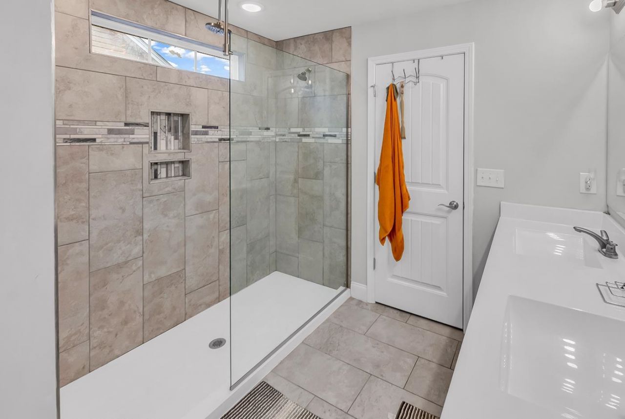 323 Borrowdale Dr.  Photo 16
