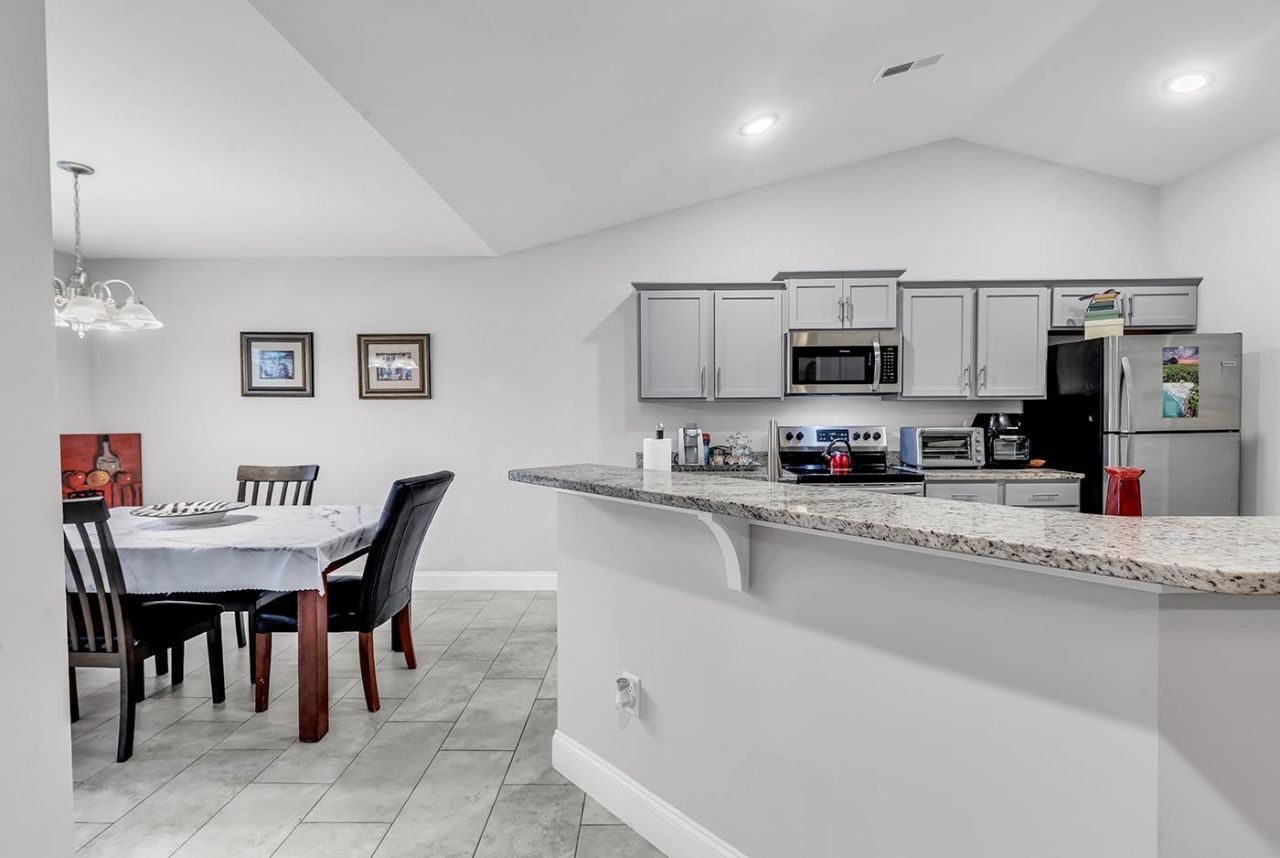 323 Borrowdale Dr.  Photo 18