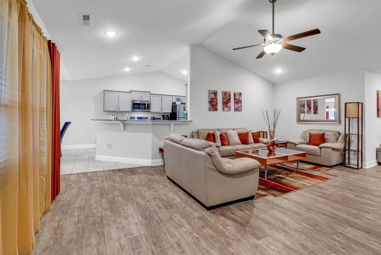 323 Borrowdale Dr.  Photo 5
