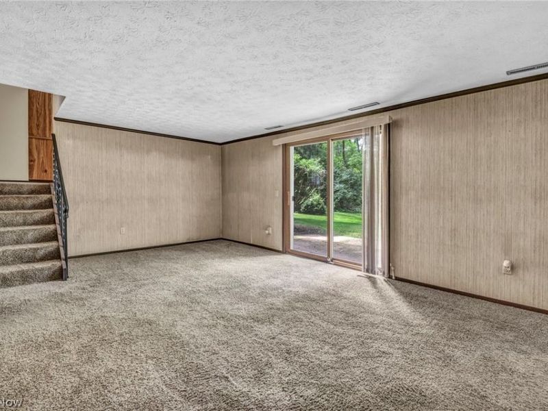 2725 Roberts Avenue NW, Canton, OH 44709 Photo 4