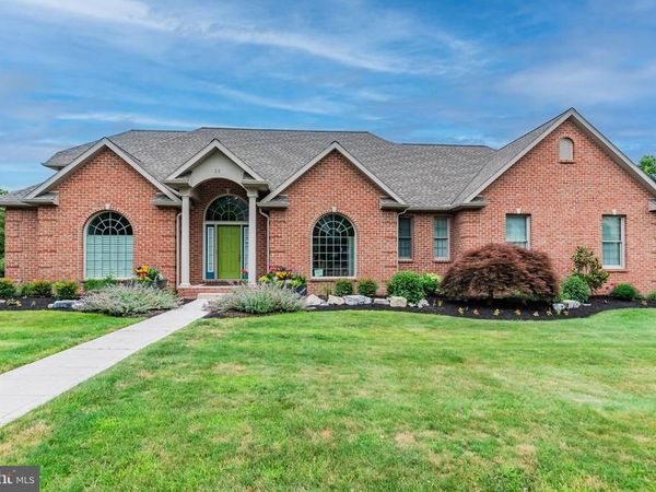 33 EMLYN LANE, MECHANICSBURG, PA 17055