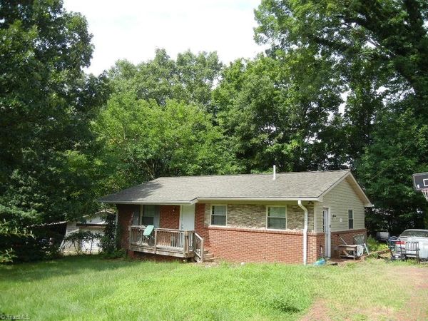 609 Robindell Court , Eden, NC 27288