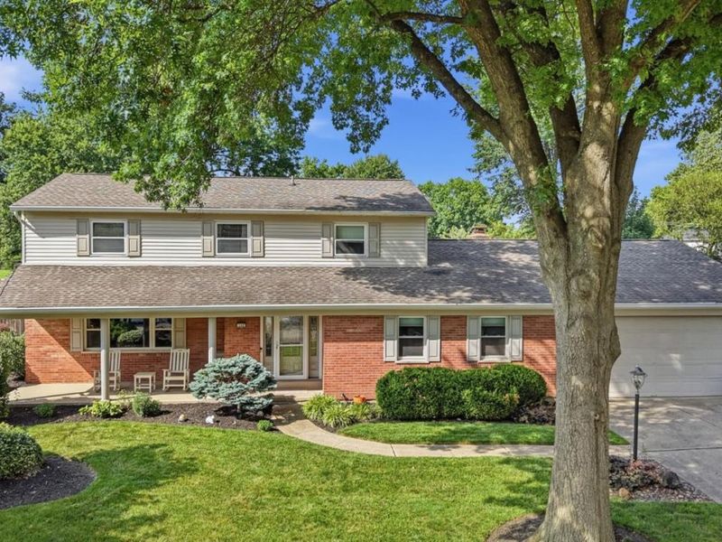 680 Silverhedge Drive, Springfield Twp., OH 45231 Photo 2