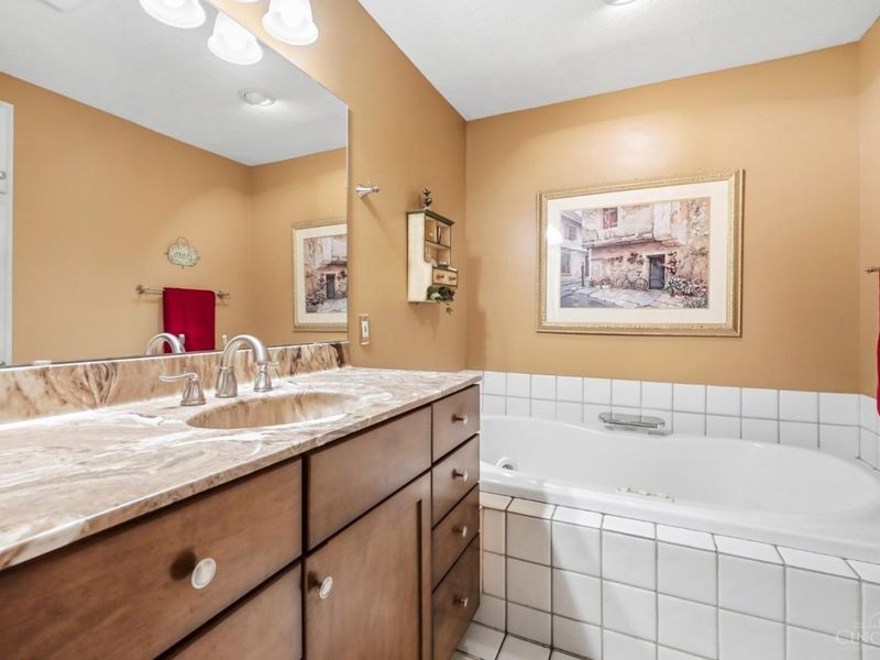 680 Silverhedge Drive, Springfield Twp., OH 45231 Photo 31