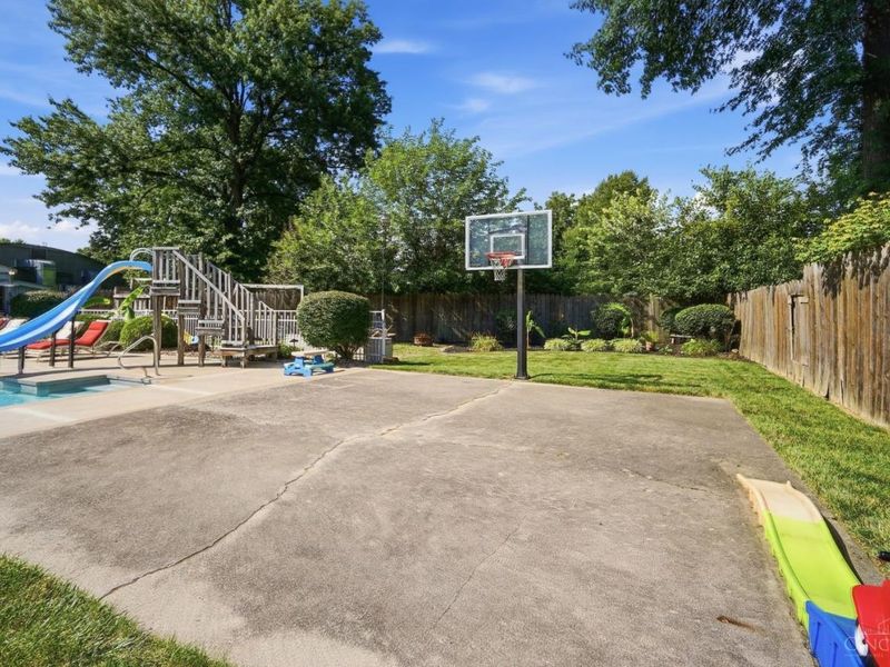 680 Silverhedge Drive, Springfield Twp., OH 45231 Photo 75