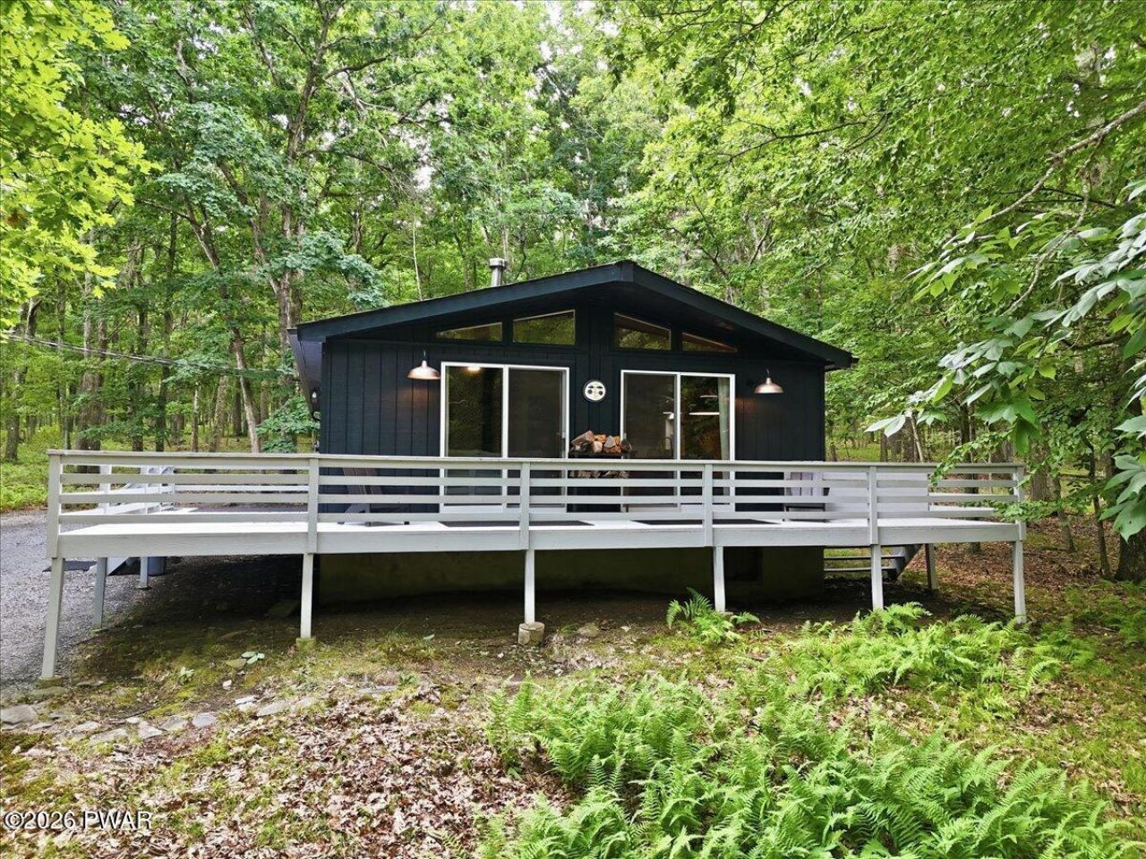 182 Robin Way, Lackawaxen, PA 18435 Main Photo