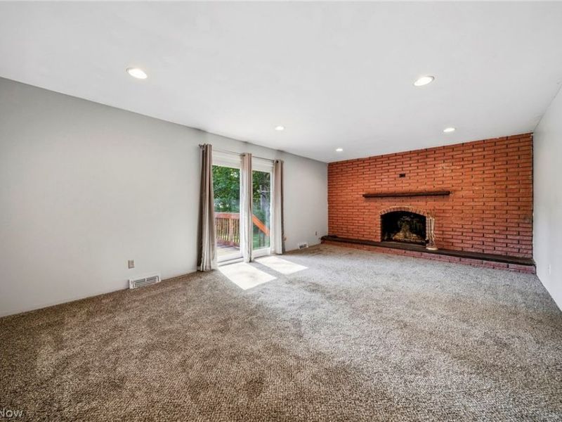 1077 Brainard Road, Highland Heights, OH 44143 Photo 12