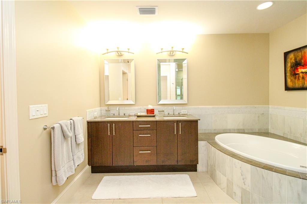 9123 Strada Pl, Unit 7410, Naples, FL 34108 Photo