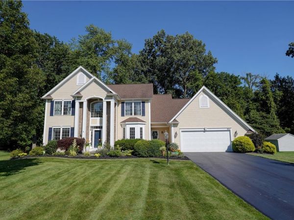 992 La Quinta Drive, Webster, NY 14580
