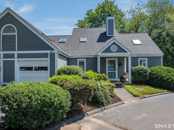 9 Centre Village, Unit 9, Madison, CT 06443