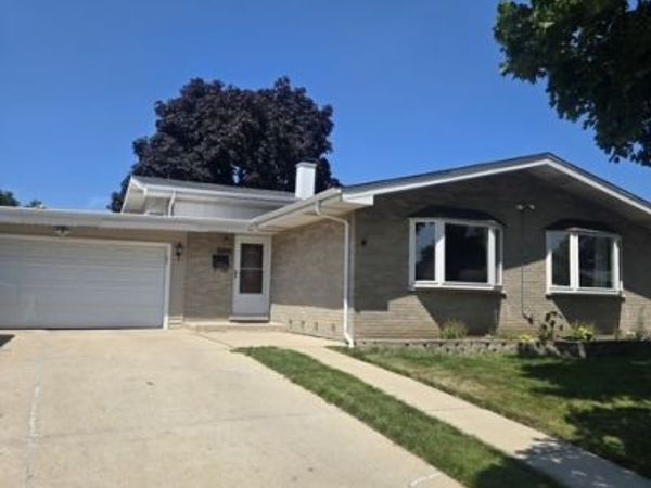 7928 Arcadia Street , Morton Grove, IL 60053
