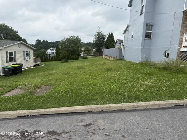 1107 Centre Street, Freeland, PA 18224