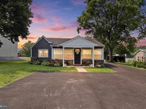 6179 YORK ROAD, SPRING GROVE, PA 17362