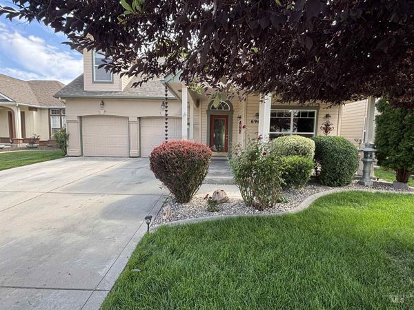 6945 E Greens Dr, Nampa, ID 83687