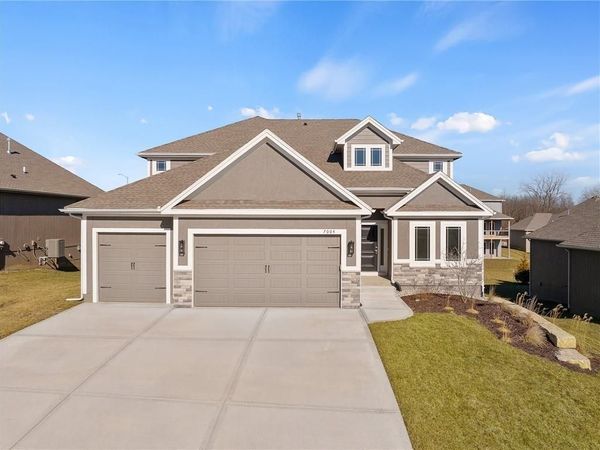 6925 NE 102nd Street, Kansas City, MO 64156