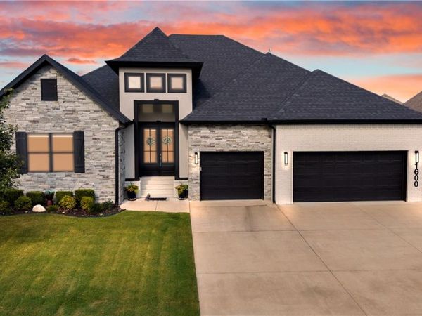 1600 Glastonbury Drive , Centerton, AR 72719