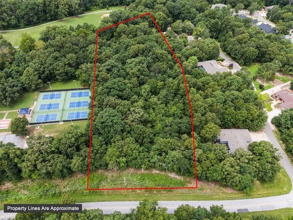 Edinburgh Road, Bella Vista, AR 72715