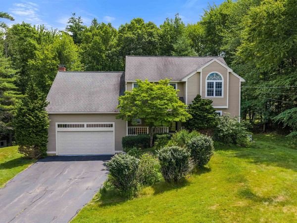 16 Lamington Hill Road, Stratham, NH 03885