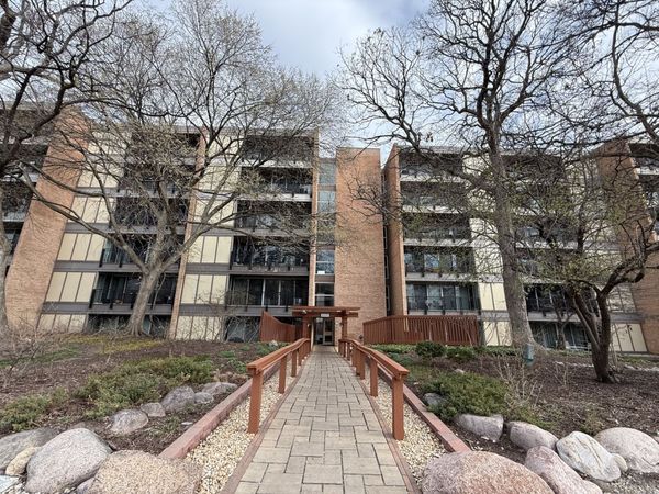 6000 Oakwood Drive , Unit 1E, Lisle, IL 60532