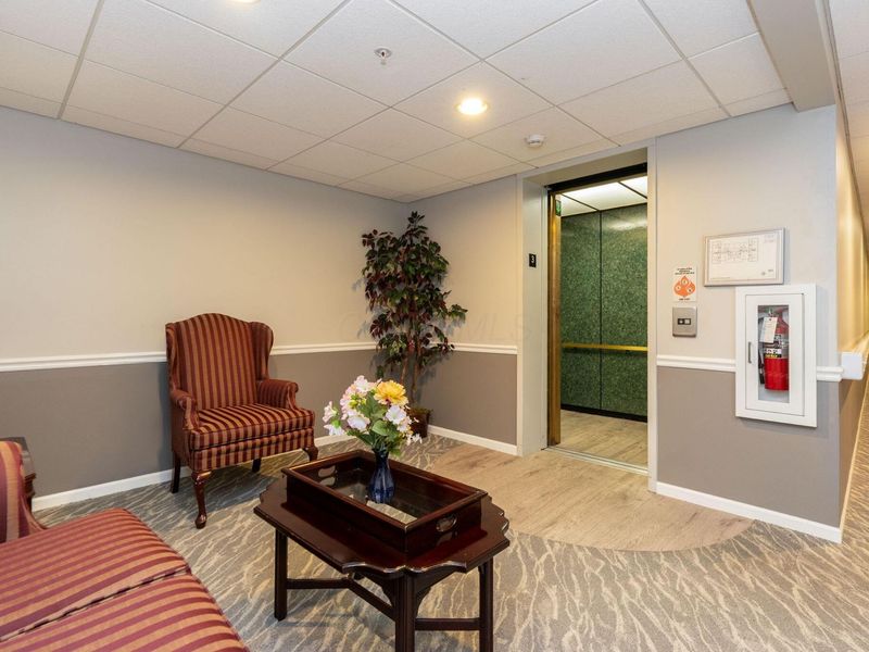 5935 N High Street, Unit 305, Worthington, OH 43085 Photo 35