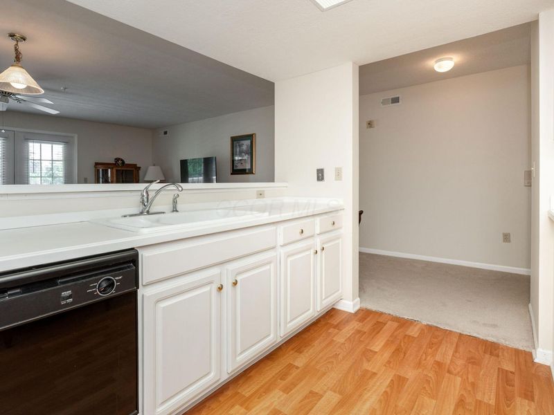 5935 N High Street, Unit 305, Worthington, OH 43085 Photo 6
