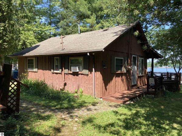 3945 Martin Road, Lupton, MI 48635