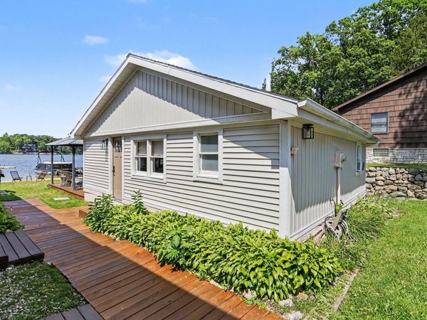 67560 95th Avenue, Dowagiac, MI 49047