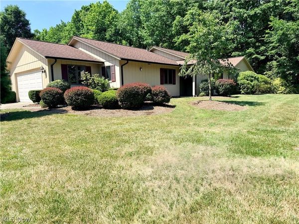 11106 Blodgett Creek Trail , Strongsville, OH 44149
