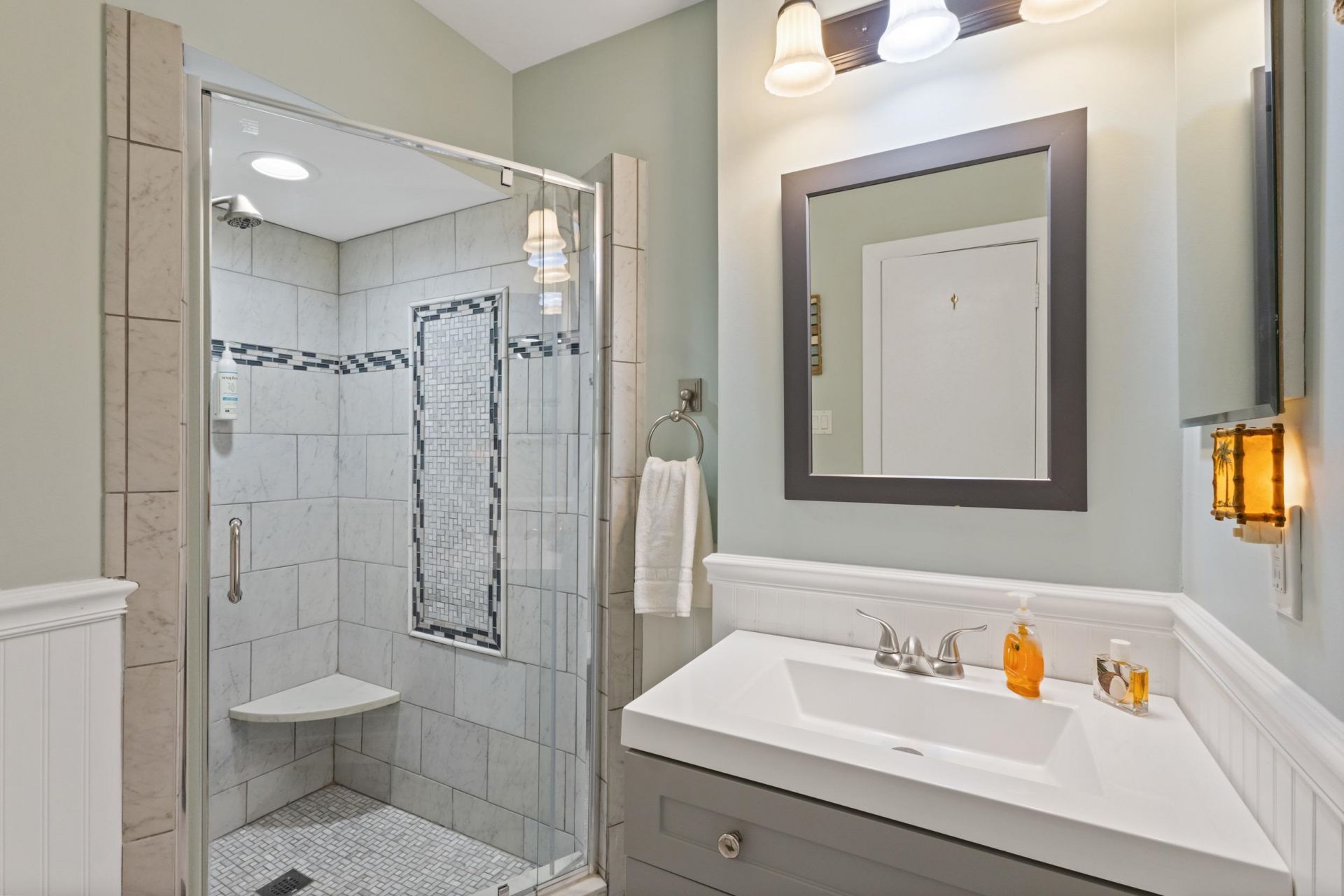 9661 Shore Dr. Photo 22