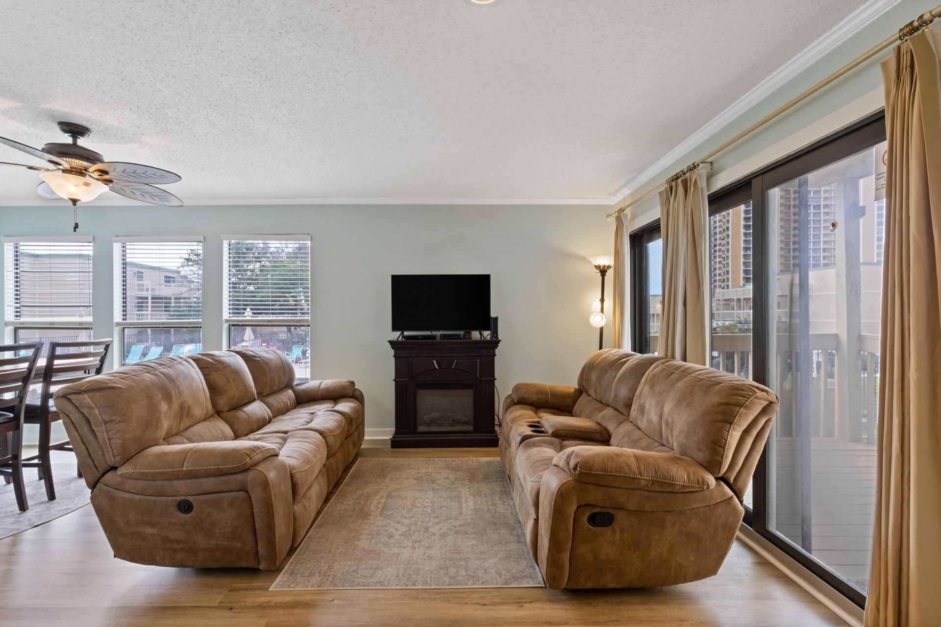 9661 Shore Dr. Photo 6
