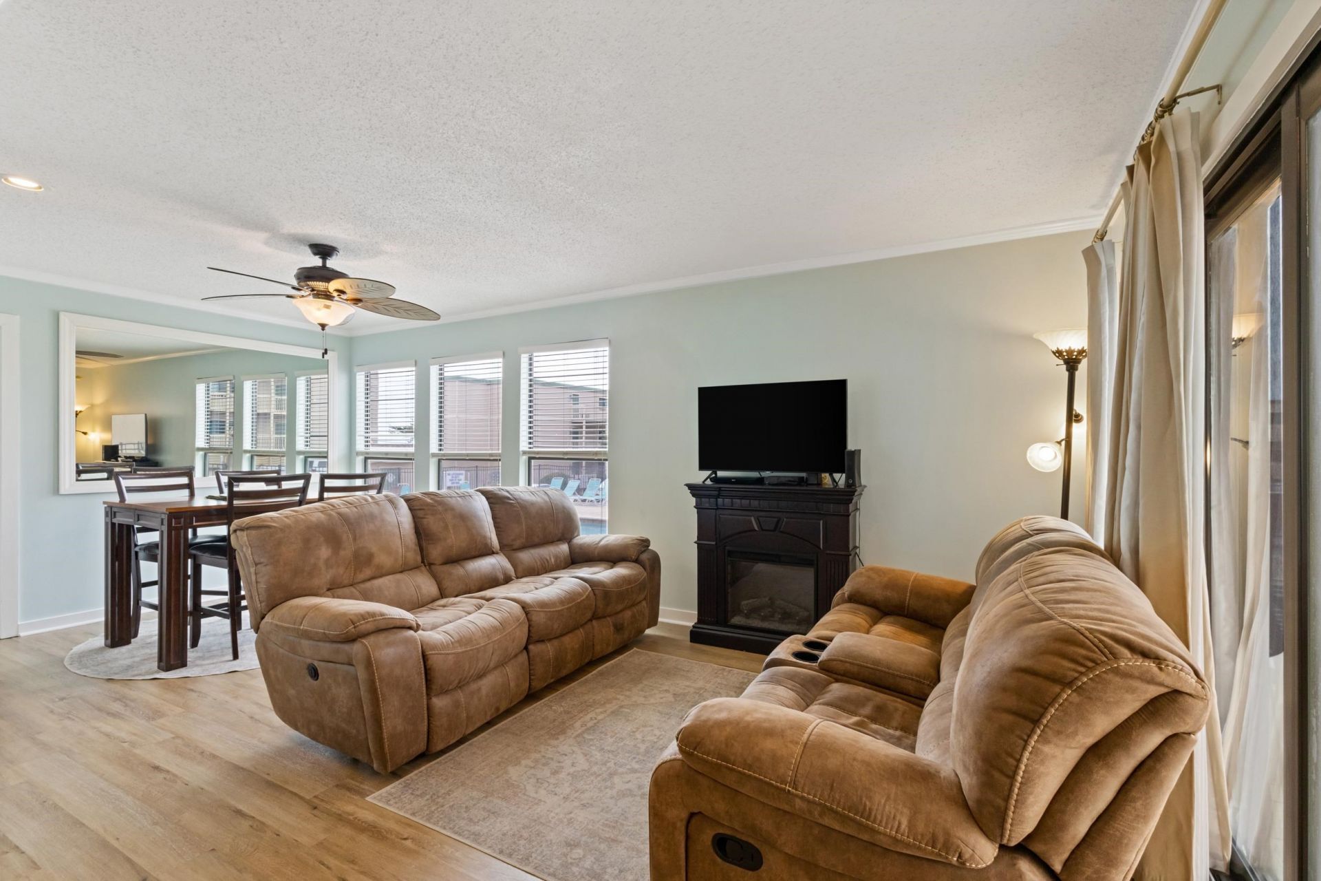 9661 Shore Dr. Photo 7